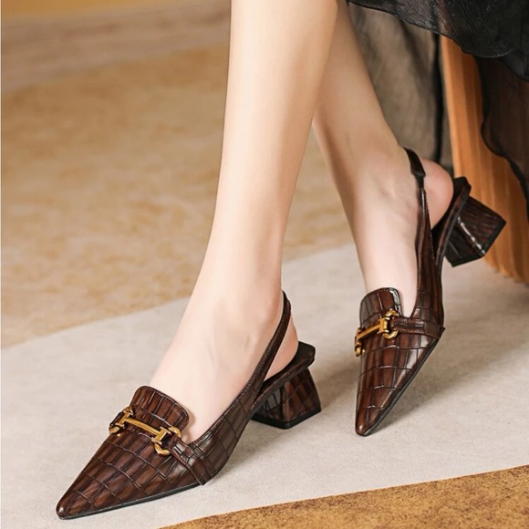 Women's Pointed Toe Mules With Back Strap - Picture 1 of 4